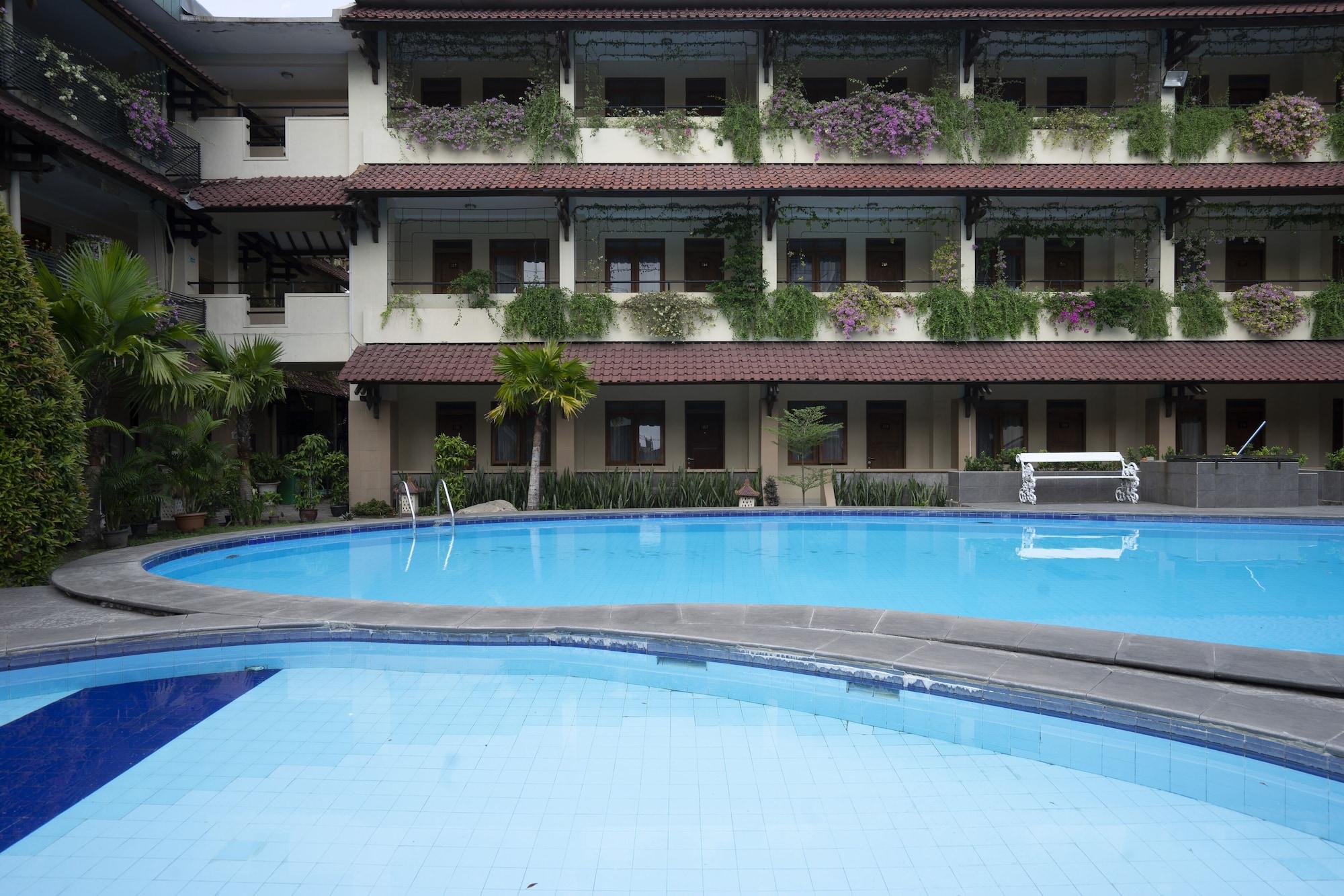 Cakra Kembang Hotel Kejayan Kültér fotó