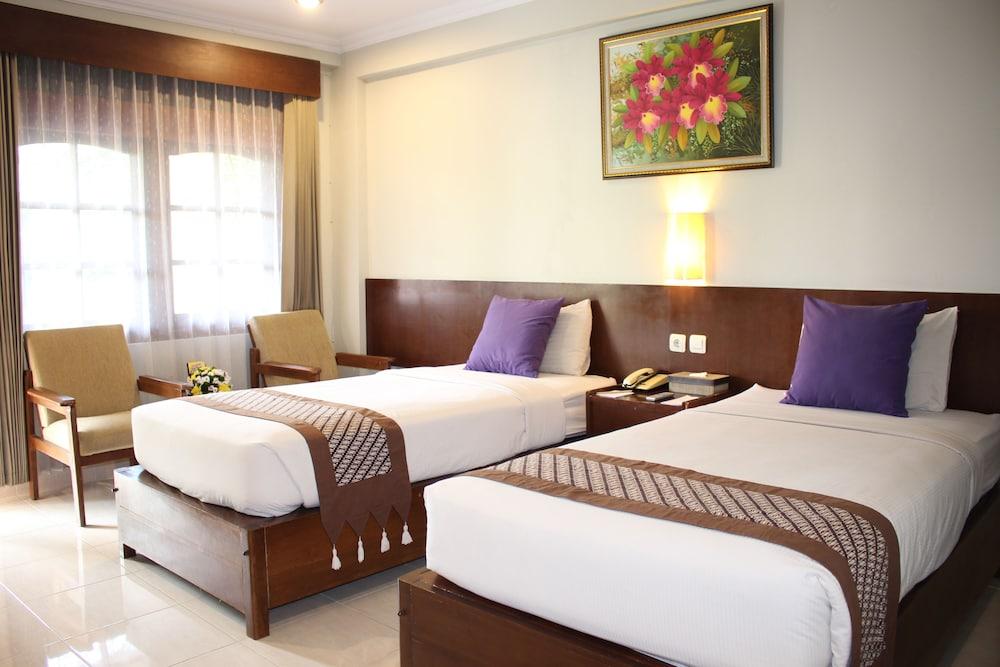 Cakra Kembang Hotel Kejayan Kültér fotó
