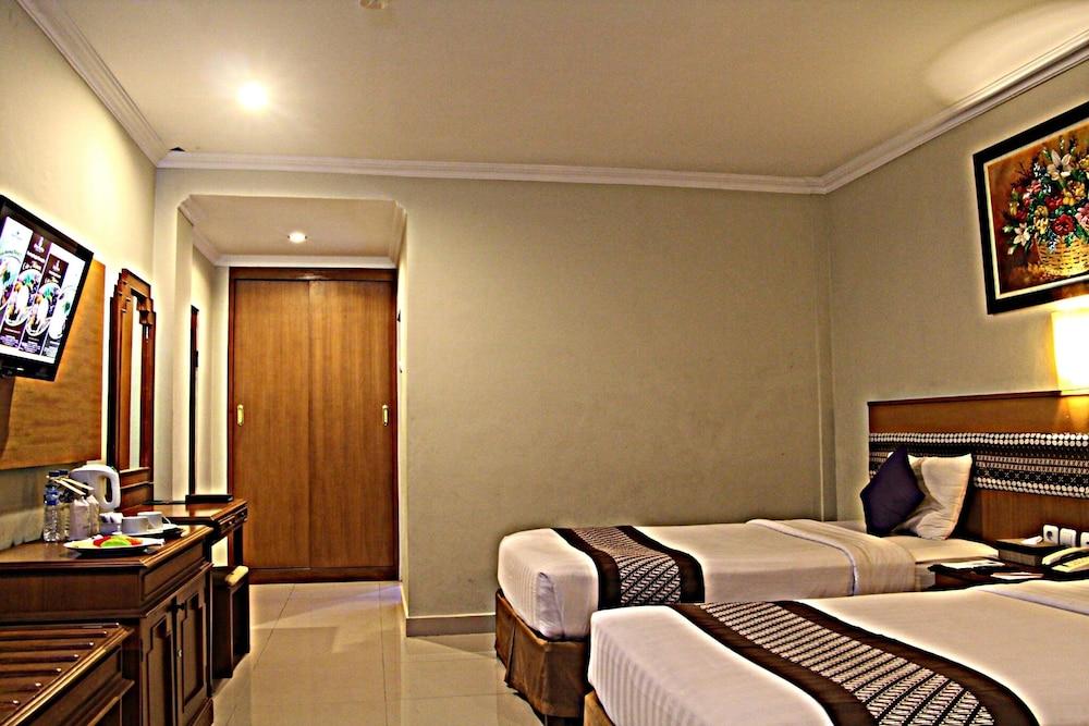 Cakra Kembang Hotel Kejayan Kültér fotó
