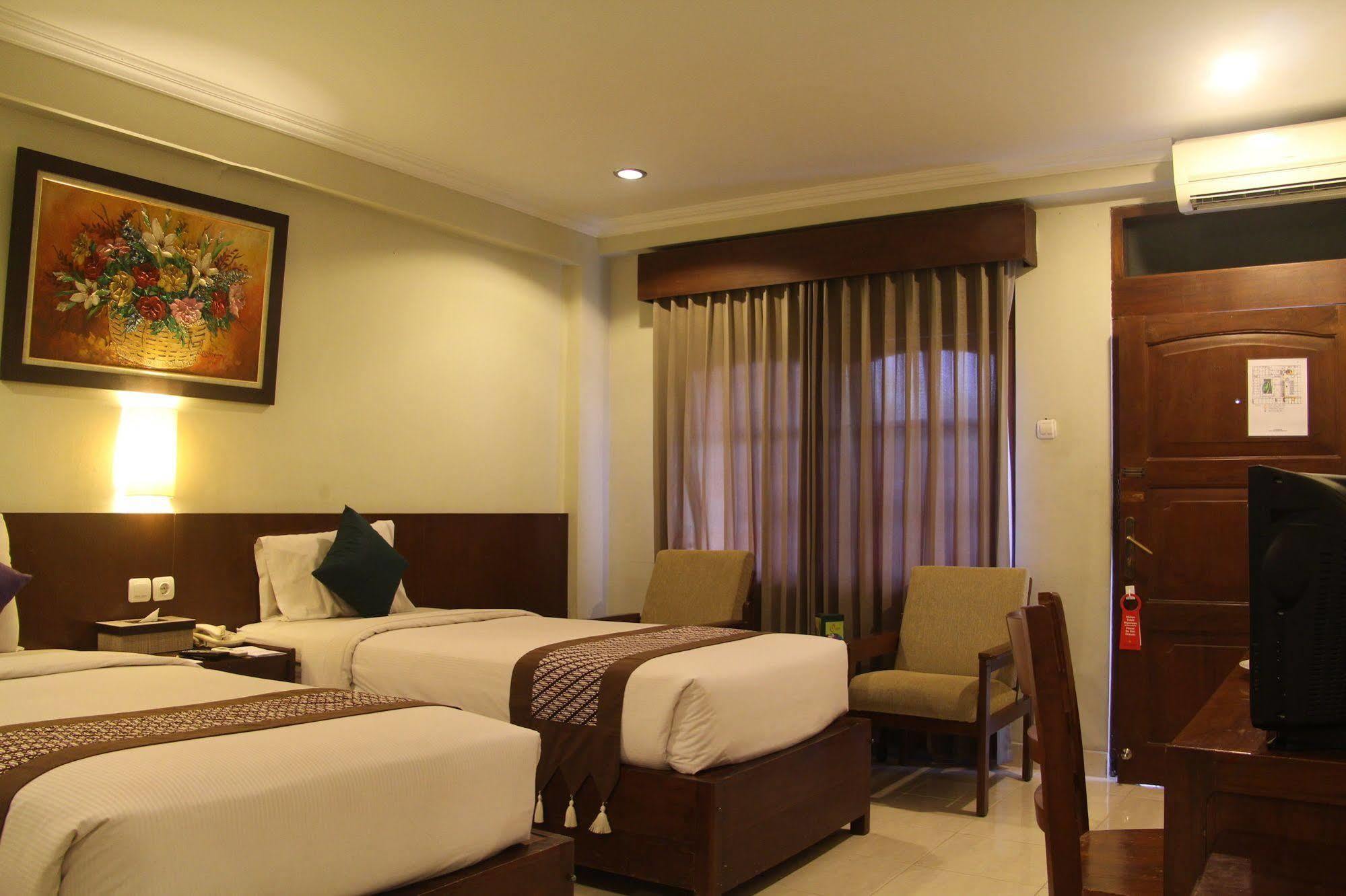 Cakra Kembang Hotel Kejayan Kültér fotó